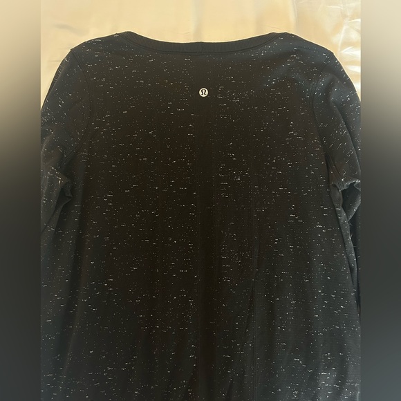 Lululemon Swiftly Tech Long Sleeve (Breeze) in
Black / White Size 8 - Picture 3 of 5